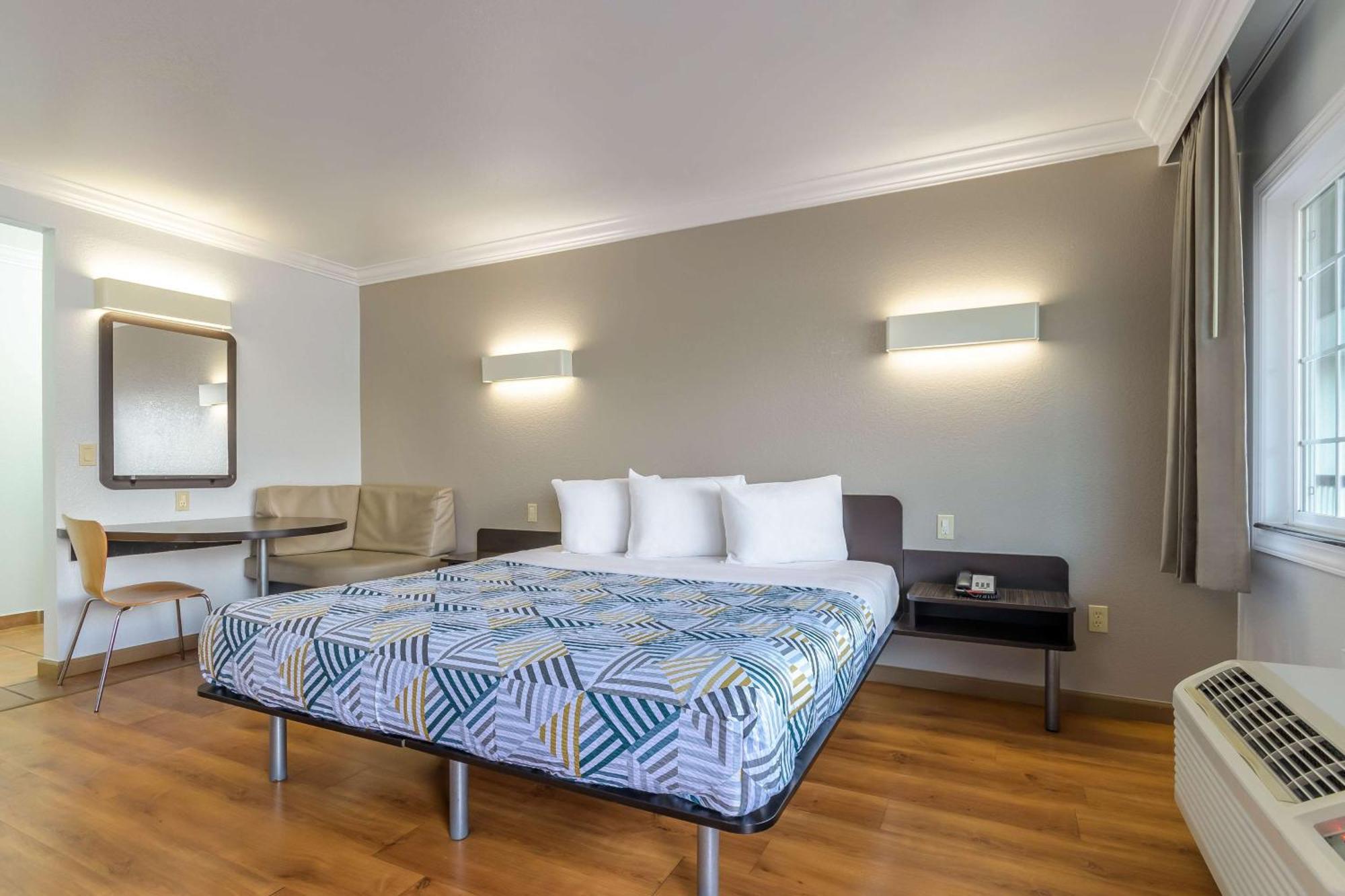 Motel 6-San Jose, Ca - Convention Center Dış mekan fotoğraf